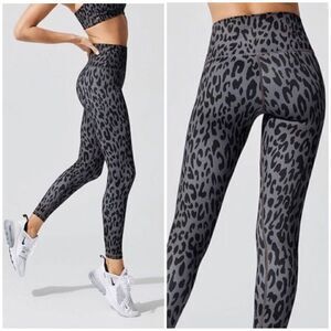 Carbon38 Leopard Print 7/8 Leggings Size S